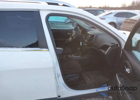 2017 Jeep Cherokee Latitude 4X4 from USA, damaged, VIN 1C4PJMCS4HW649583